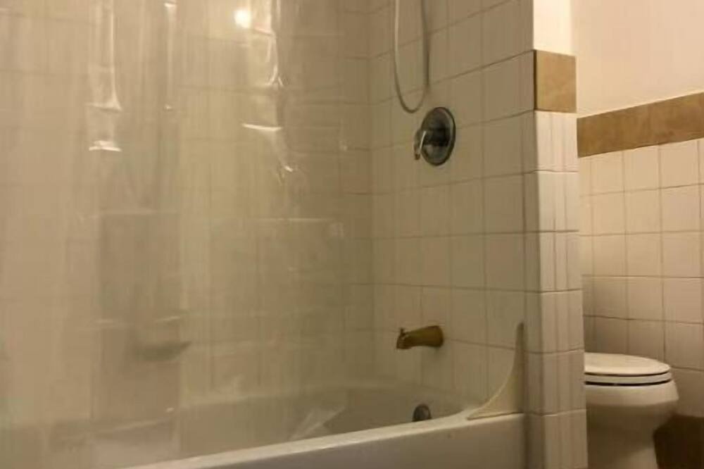 Photo of Bathroom in Gettysburg
