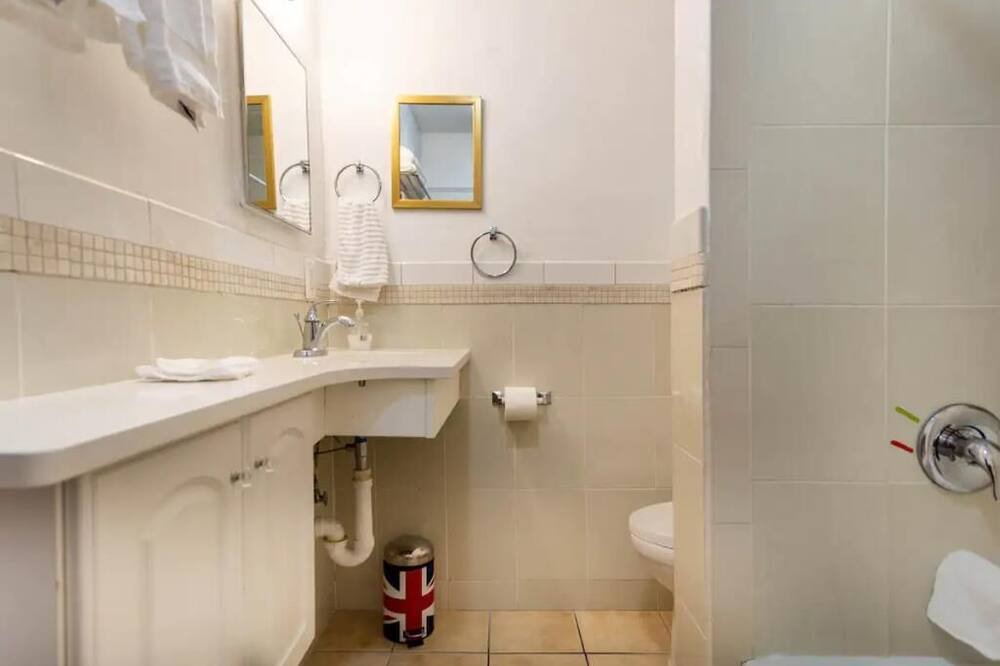 Photo of Bathroom in Gettysburg