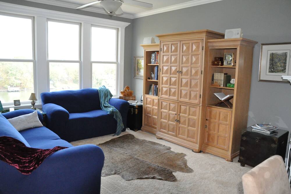 Photo of Livingroom in Kingsport