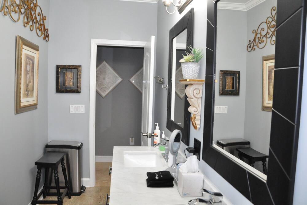 Photo of Bathroom in Kingsport