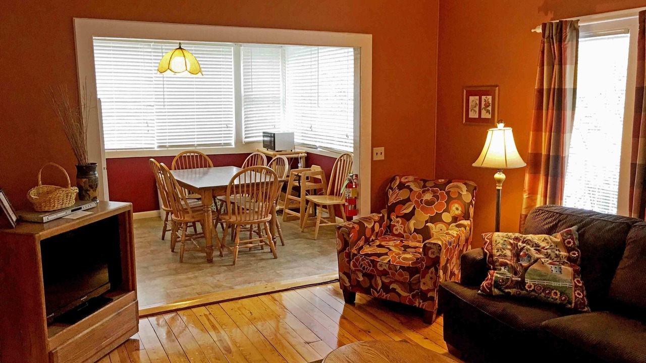 Photo of Livingroom in Flat Rock