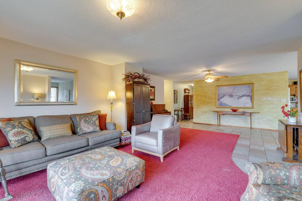 Photo of Livingroom in Jonesborough