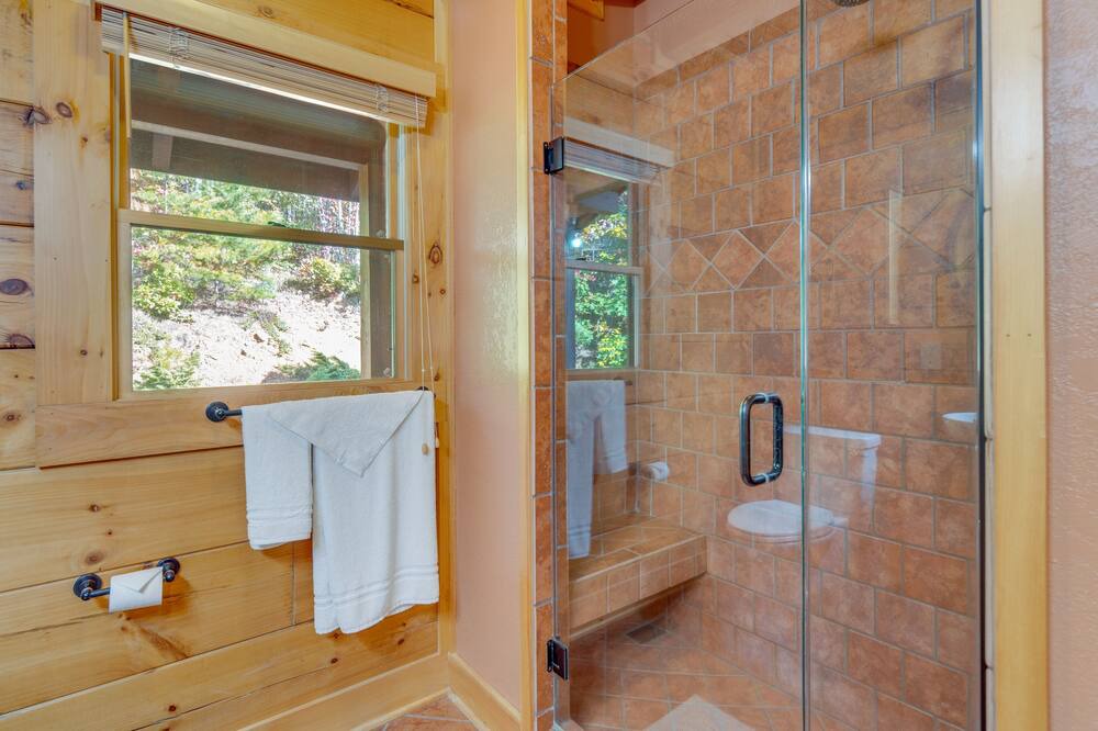Photo of Bathroom in Vein Mountain