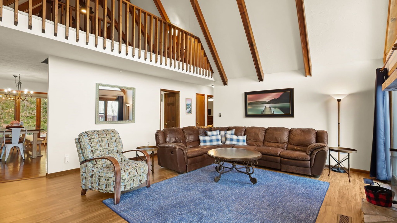 Photo of Livingroom in Seven Devils