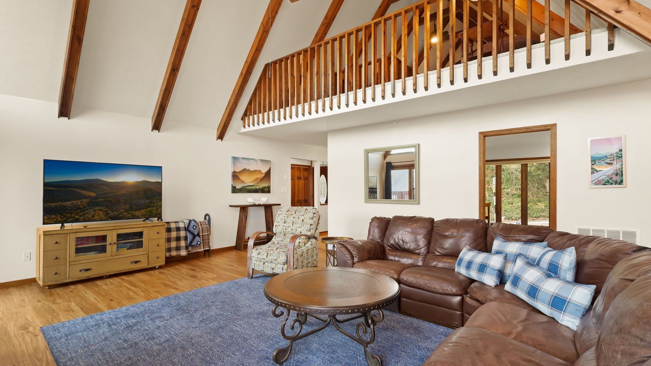 Photo of Livingroom in Seven Devils