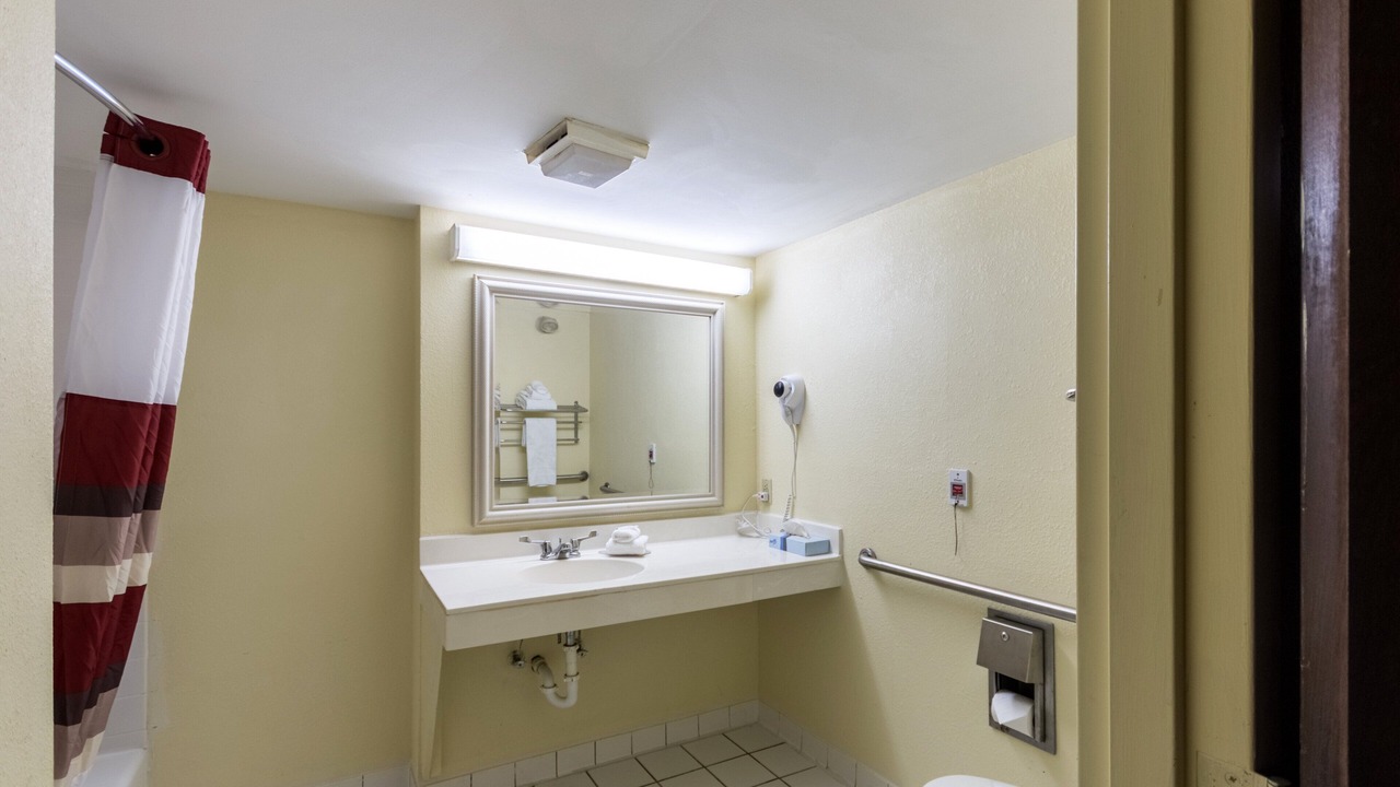 Photo of Bathroom in Morehead