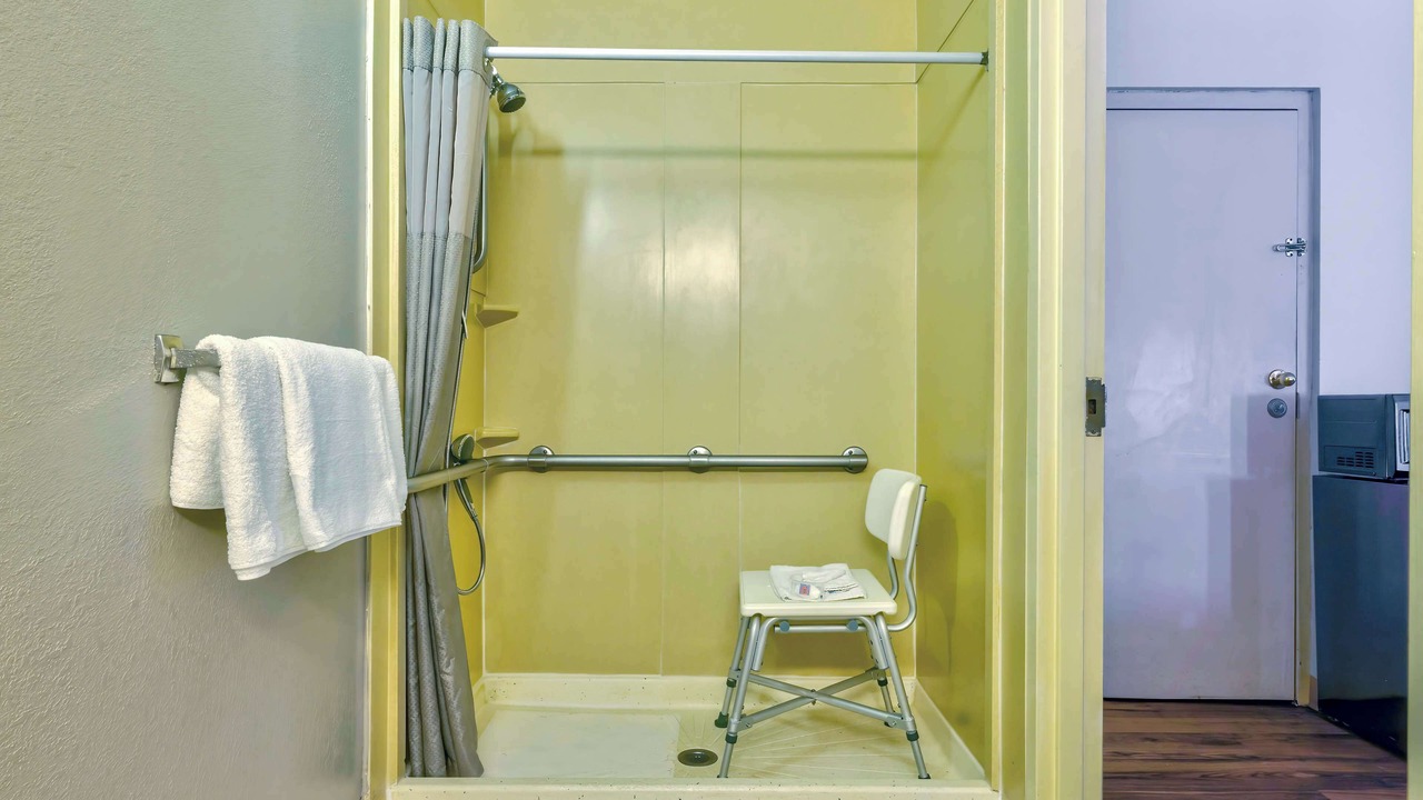 Photo of Bathroom in Star City