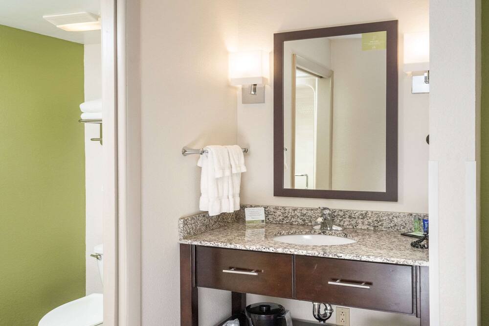 Photo of Bathroom in Big Chimney