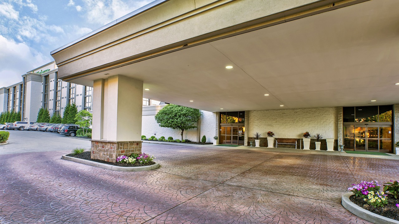 Photo of Outdoor in Roselawn Finance