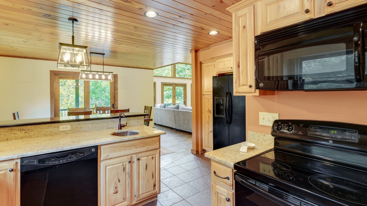 Photo of Kitchen in Roan Mountain