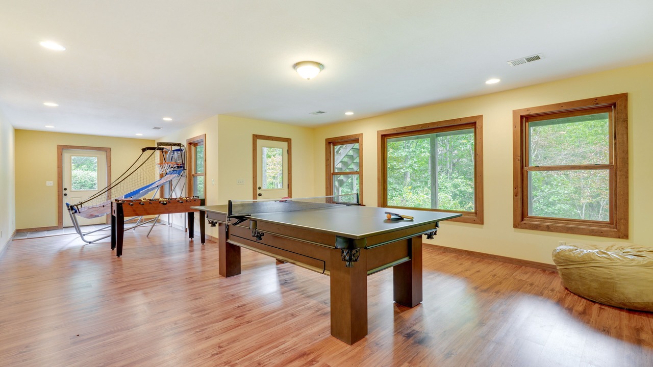 Photo of Bedroom in Roan Mountain