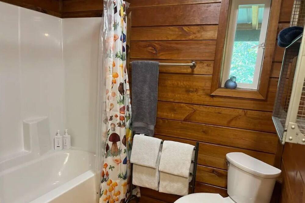 Photo of Bathroom in Campton