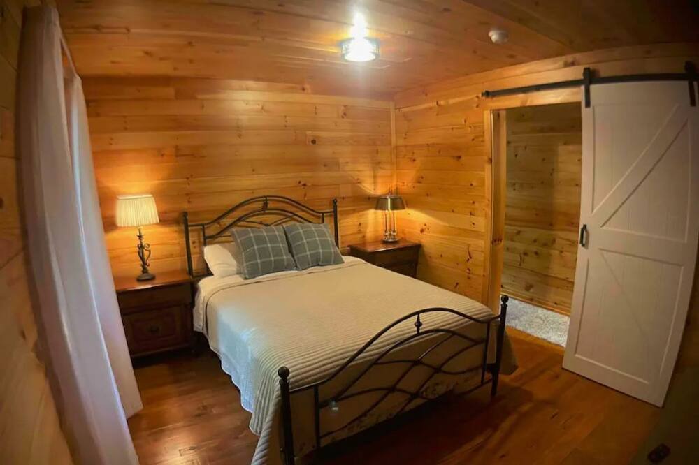 Photo of Bedroom in Campton