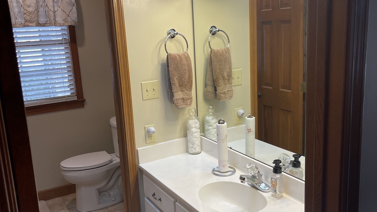 Photo of Bathroom in Newland