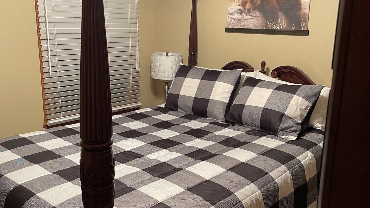 Photo of Bedroom in Newland