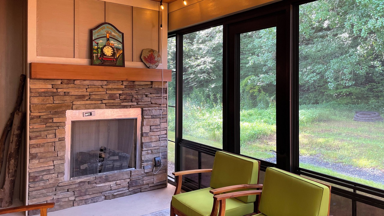 Photo of Livingroom in Black Mountain