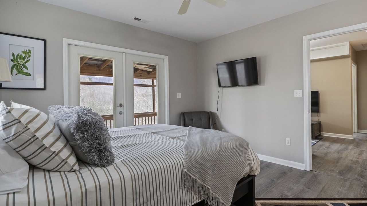 Photo of Bedroom in Swannanoa