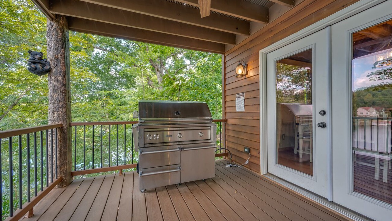 Photo of Patio Balcony in Lake Lure