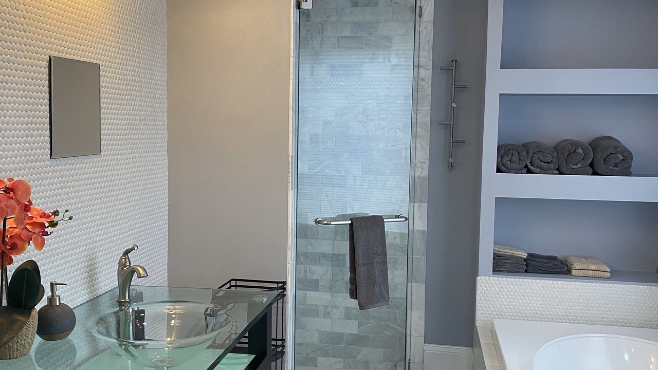 Photo of Bathroom in Cherry
