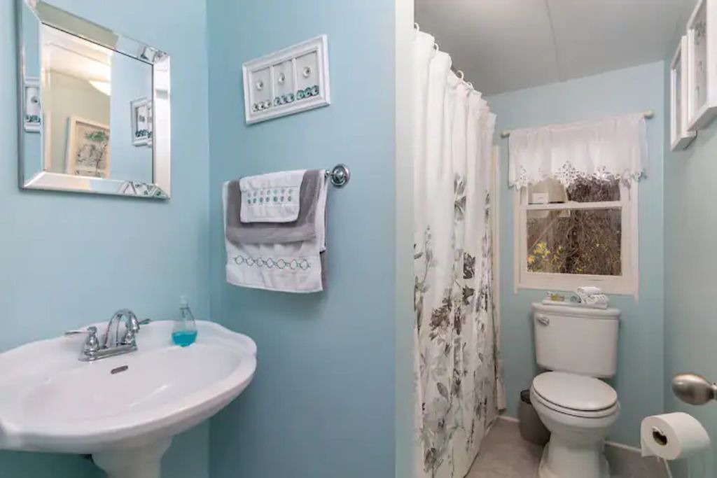 Photo of Bathroom in Woodfin
