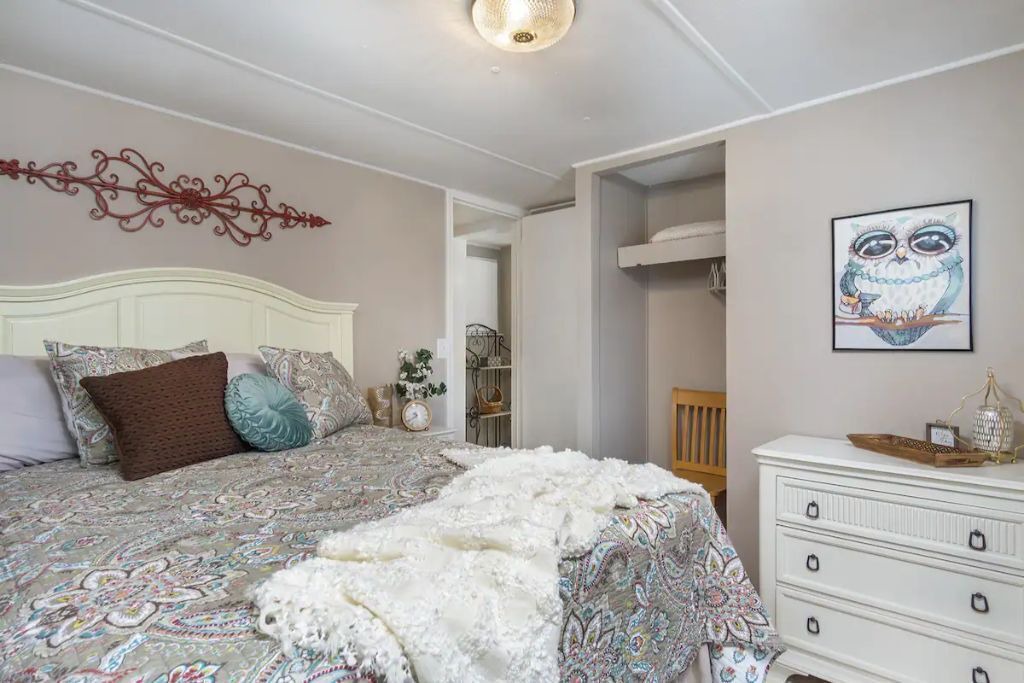 Photo of Bedroom in Woodfin