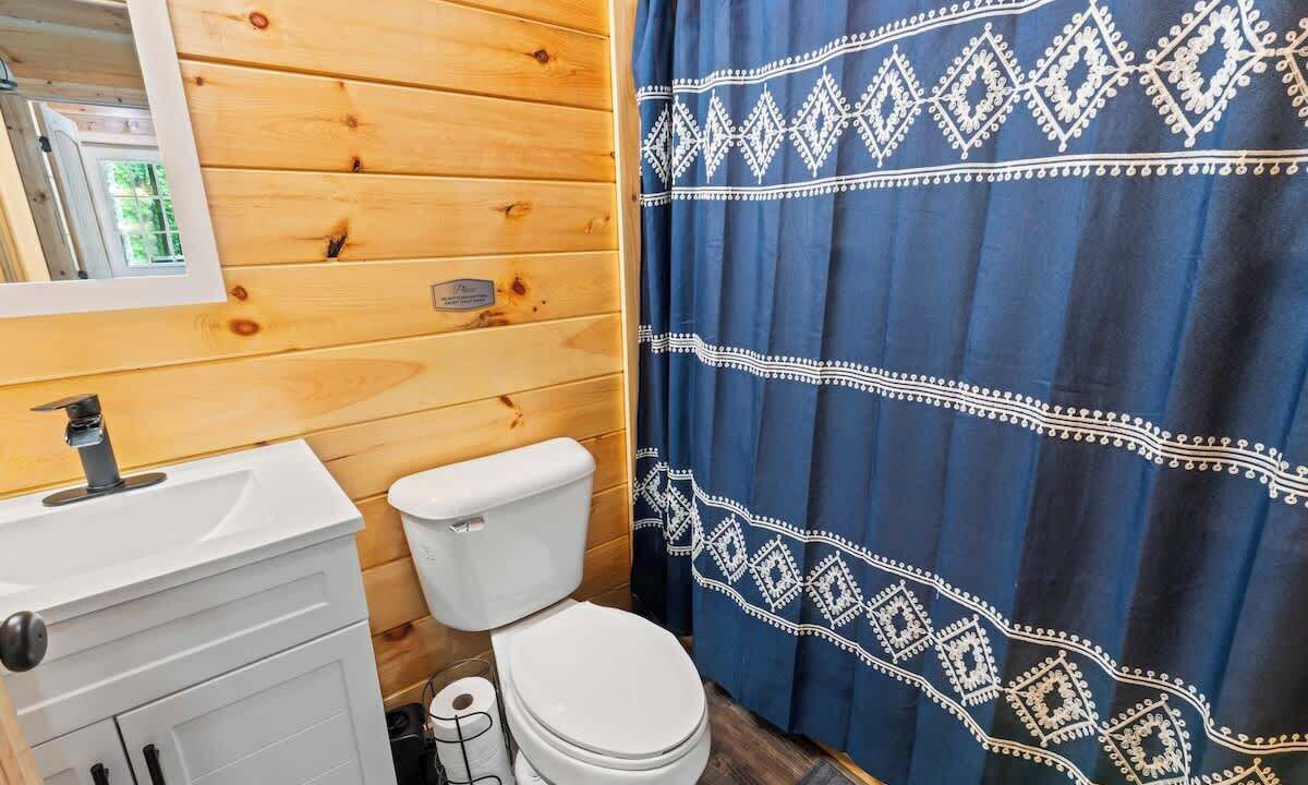Photo of Bathroom in Zoe