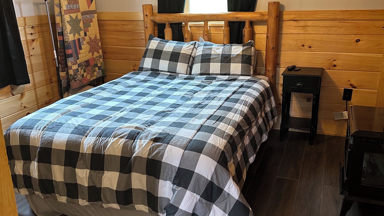 Photo of Bedroom in Campton