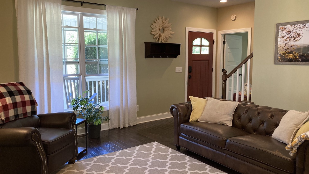Photo of Livingroom in Fairview