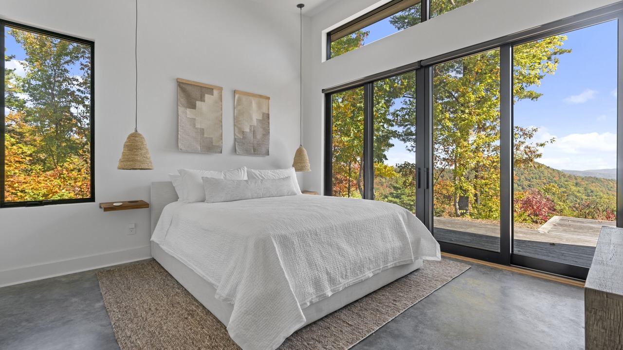 Photo of Bedroom in Lenoir