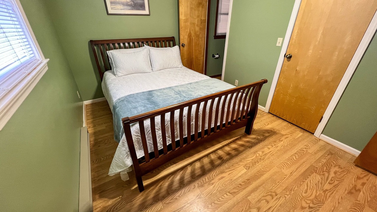 Photo of Bedroom in Grassy Creek