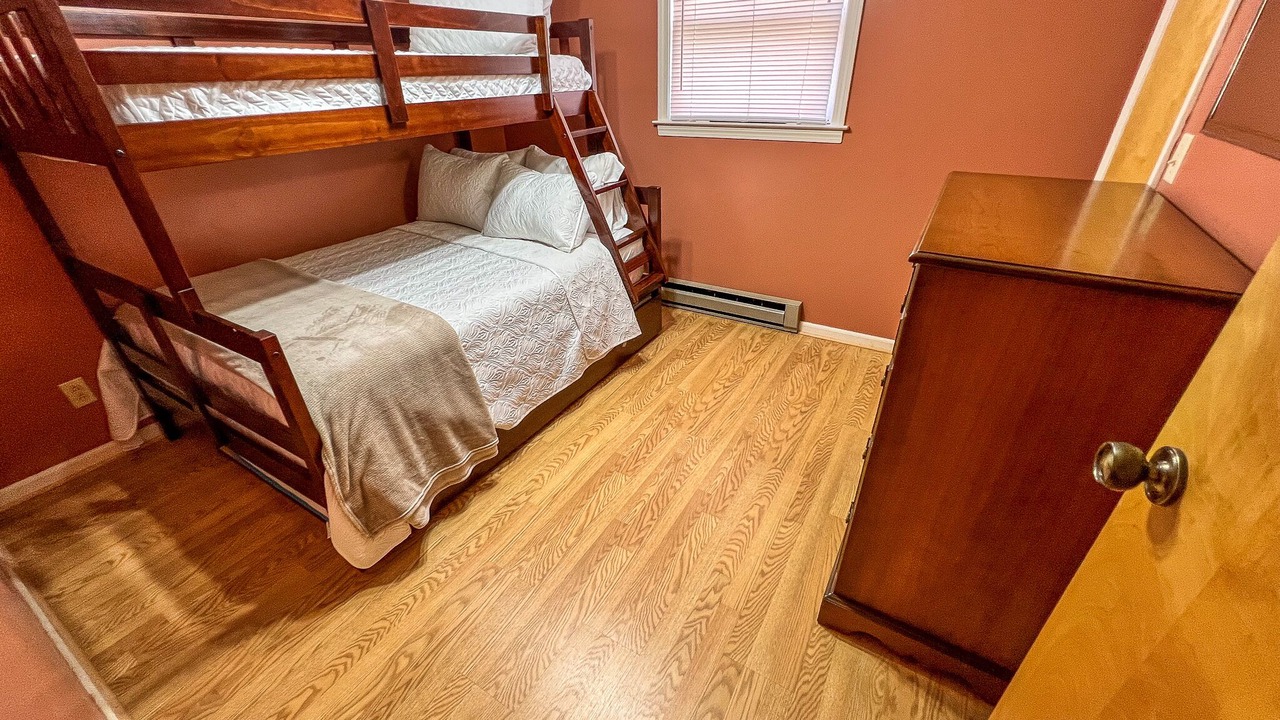 Photo of Bedroom in Grassy Creek