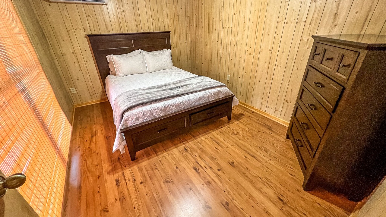 Photo of Bedroom in Grassy Creek