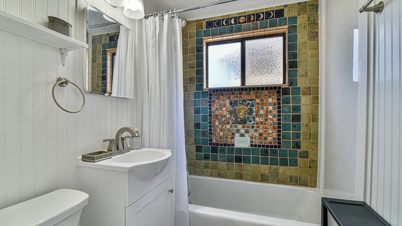 Photo of Bathroom in Black Mountain