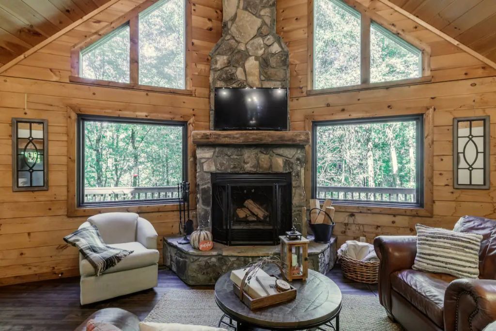 Photo of Livingroom in Sapphire