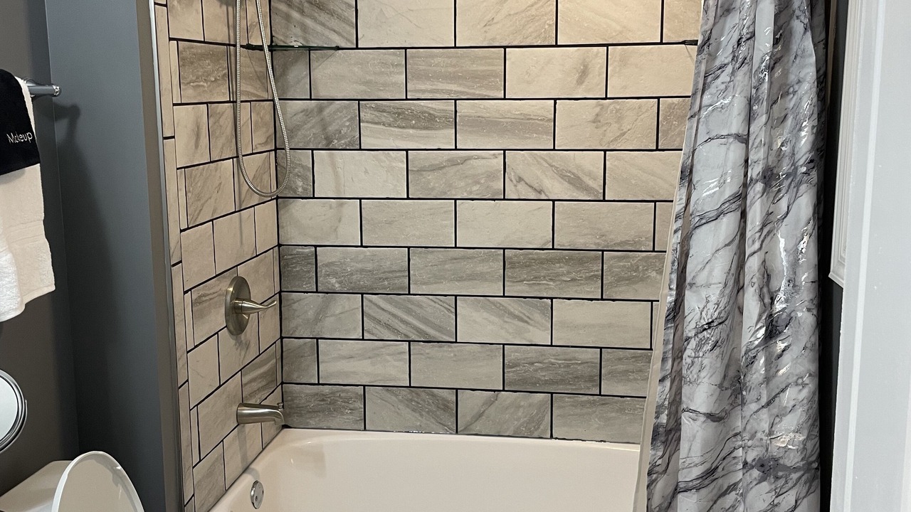 Photo of Bathroom in Clay City