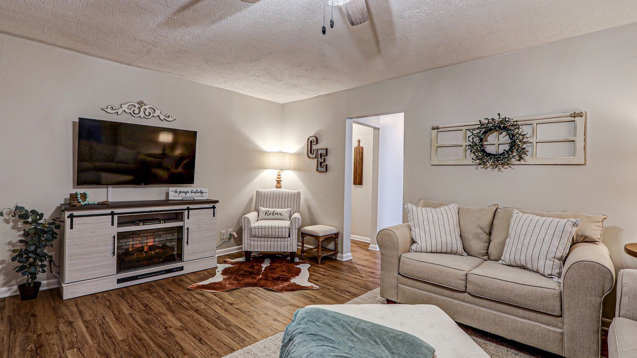 Photo of Livingroom in La Grange