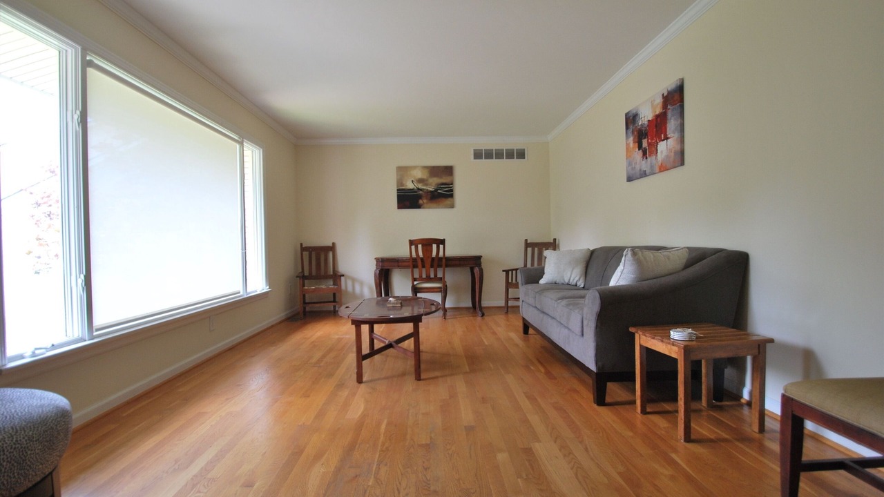Photo of Livingroom in Lexington