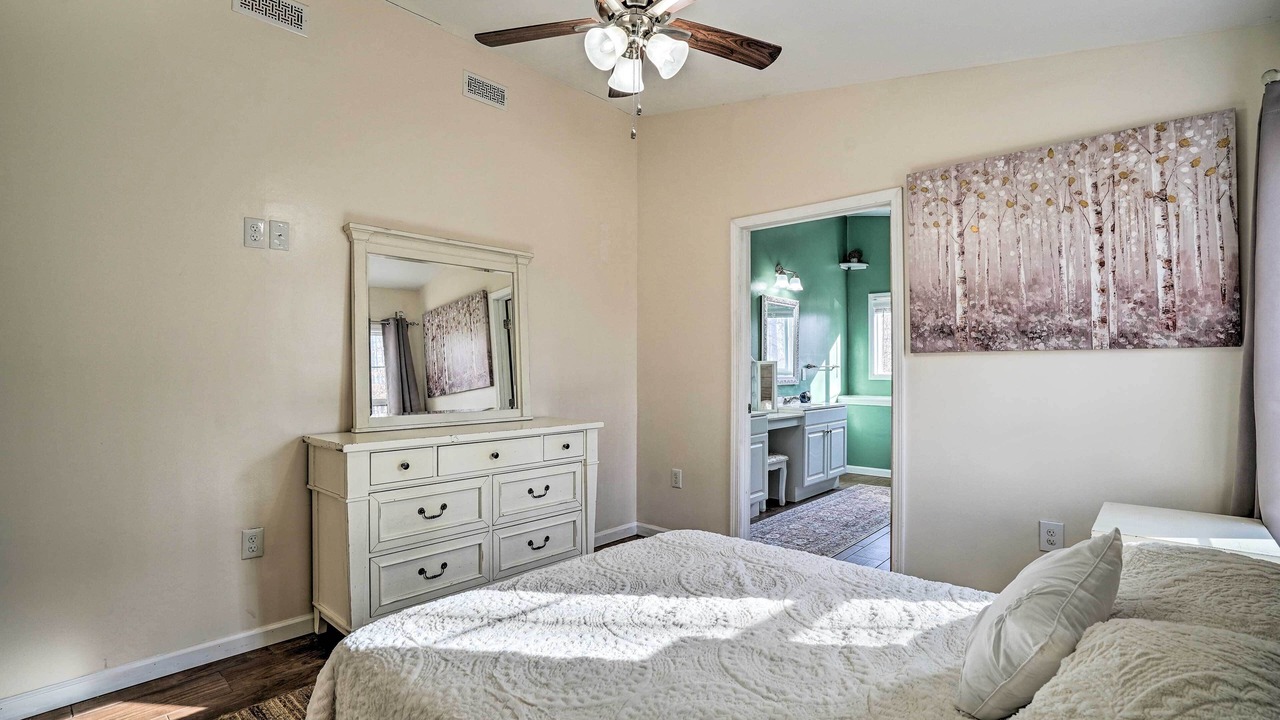 Photo of Bedroom in Oak Grove