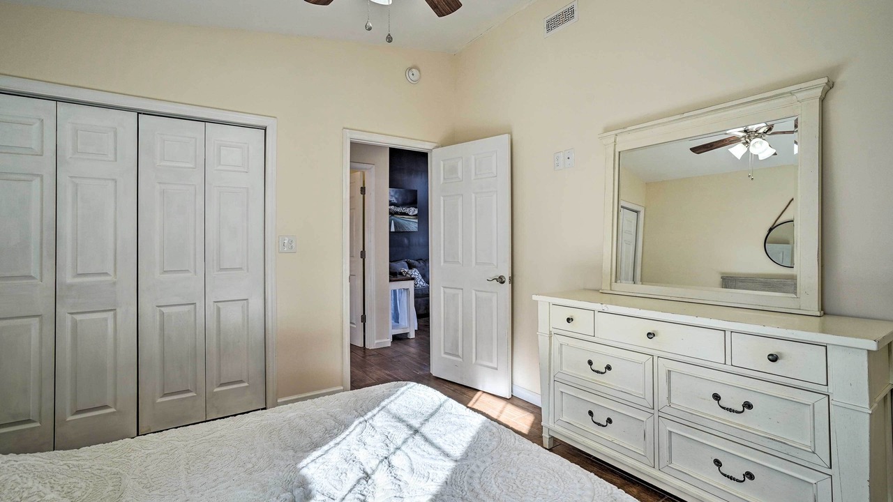 Photo of Bedroom in Oak Grove
