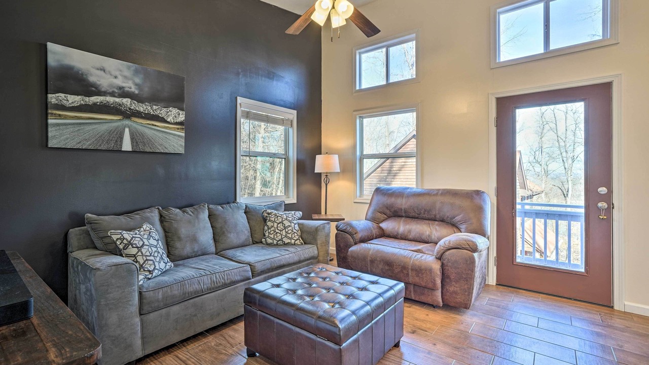 Photo of Livingroom in Oak Grove