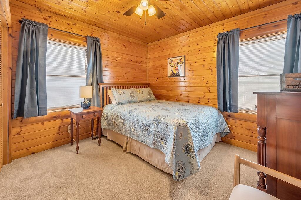 Photo of Bedroom in Midway