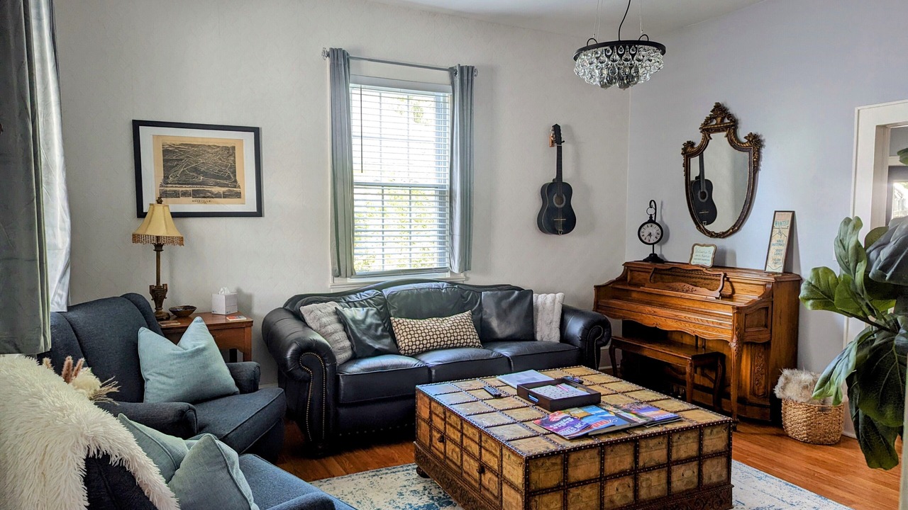Photo of Livingroom in Woodfin