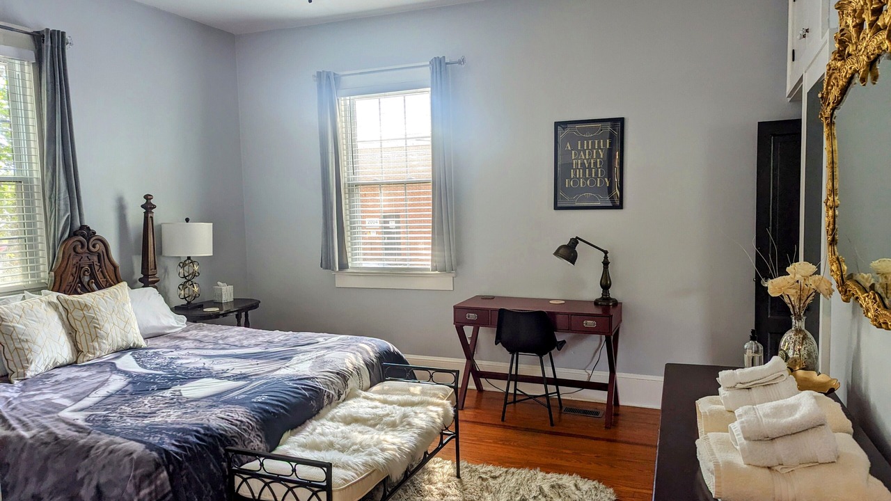 Photo of Bedroom in Woodfin