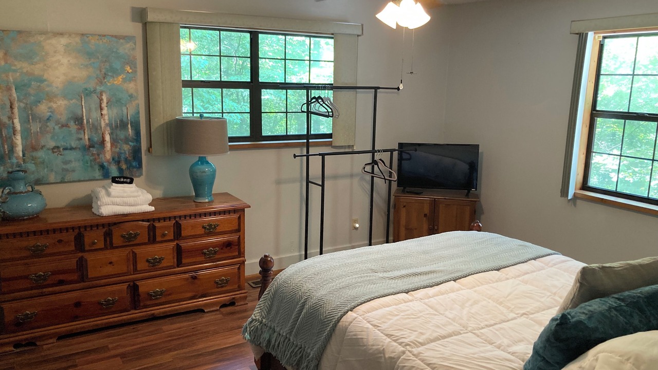 Photo of Bedroom in Hendersonville
