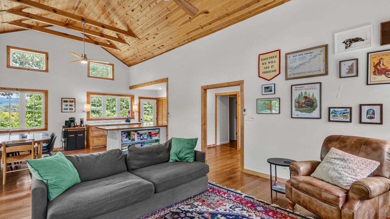 Photo of Livingroom in Fleetwood