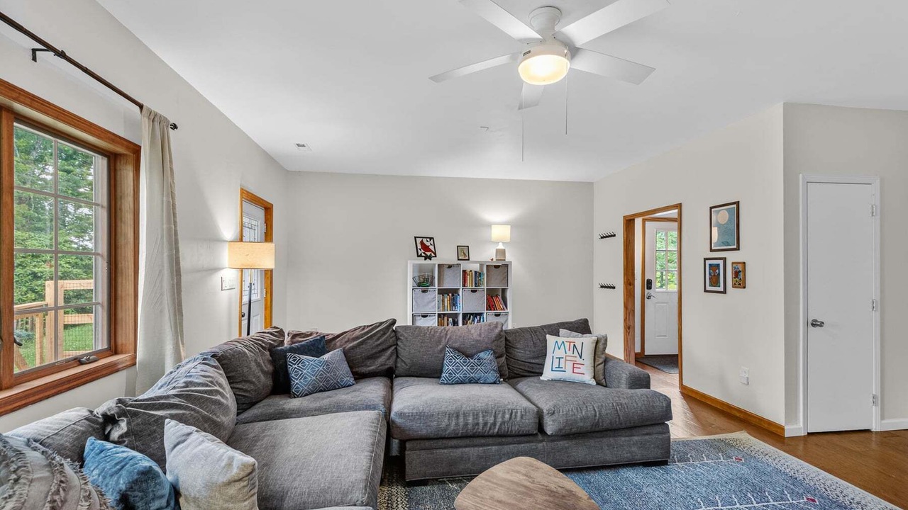 Photo of Livingroom in Fleetwood