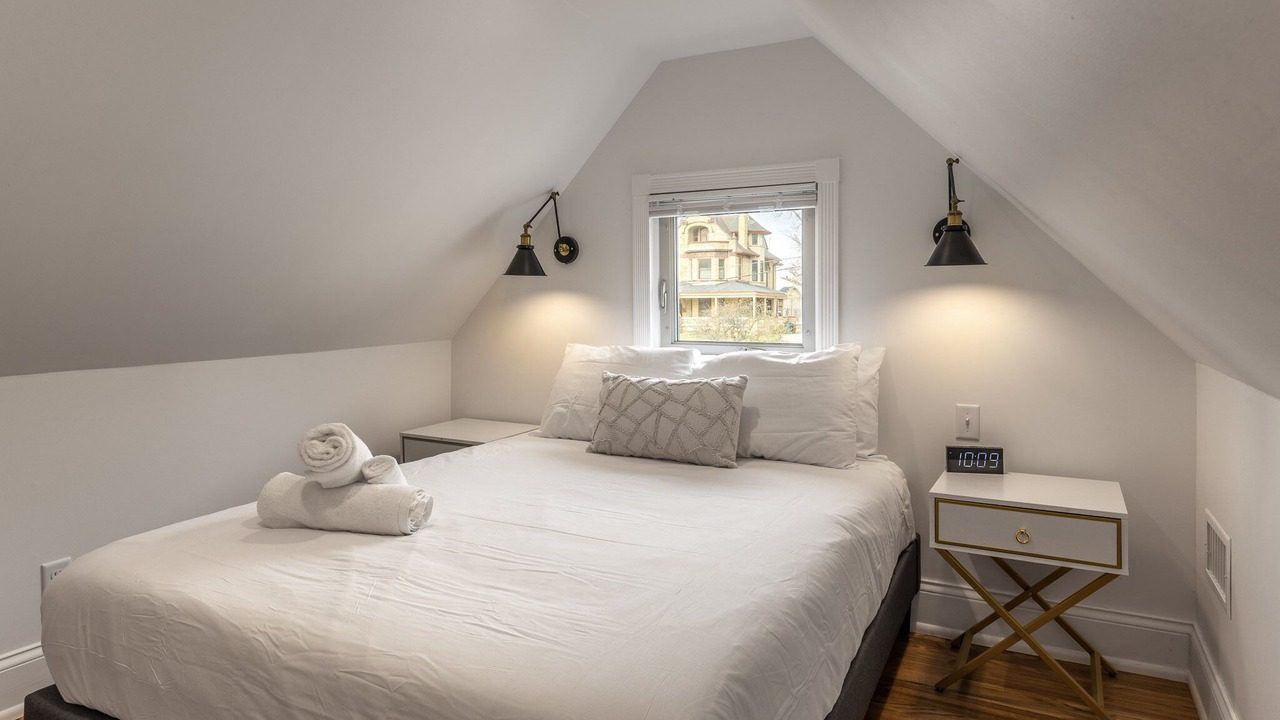 Photo of Bedroom in Walnut Hills