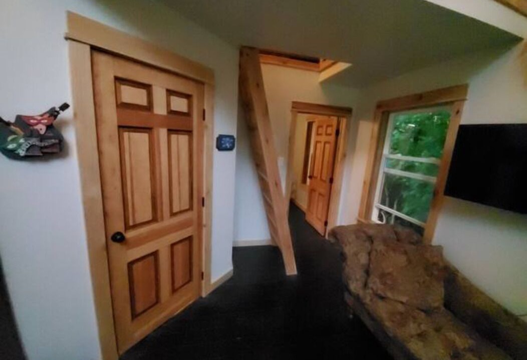 Photo of Others in Carpenter
