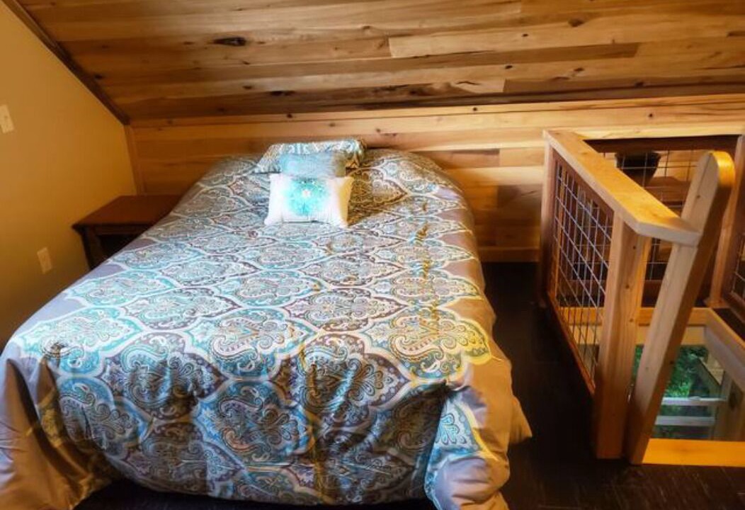 Photo of Bedroom in Carpenter