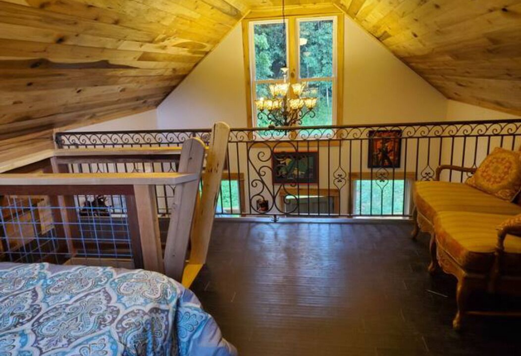 Photo of Bedroom in Carpenter